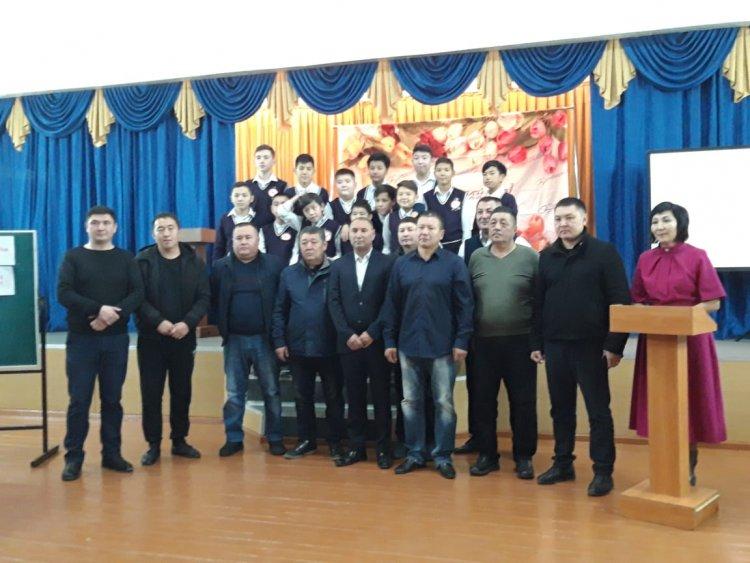 «Темекінің адам ағзасына зияны» тақырыбында тәрбиелік бірлескен ашық сабақ өтті.