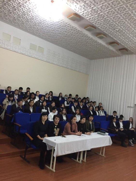 Қоғамдық-гуманитарлық пәндер айлық аясында өткен «Полиглот» сайысынан көрініс