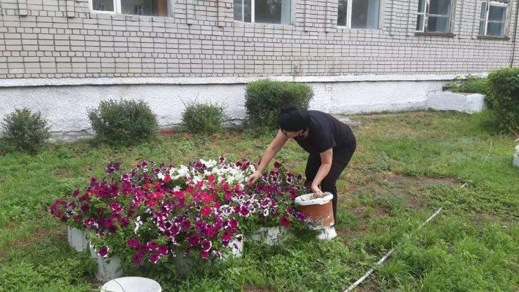 Табиғат – адамзат өмір сүріп жатқан орта, ортақ үй, ортақ мекен. Адам мен табиғат – егіз ұғым. «Ағаш жапырағымен, жер топырағымен көрікті» дейді халқымыз. Табиғат көркейіп, желегі жасыл тартса, адамның да тынысы кеңейіп, көңілі көтерілері анық.