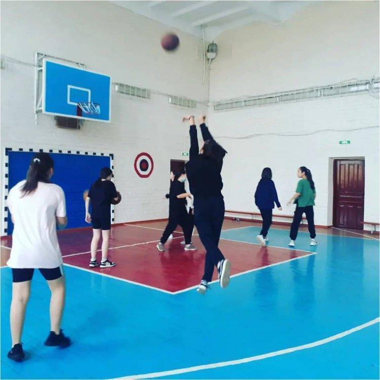 Төзімділікке бастайтын, күш-қуатты орнымен жұмсауға үйрететін "Баскетбол(қыздар тобы)" спорт секциясы Жетекшісі: Сабырбаев Д.Е.