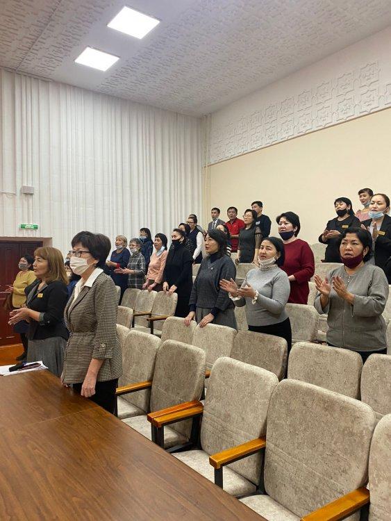 «Д. А  Қонаев-шоқтығы биік ұлы тұлға ғасыр тұлғасы» атты қойылымды қойып, мерекелік құттықтау жасады.