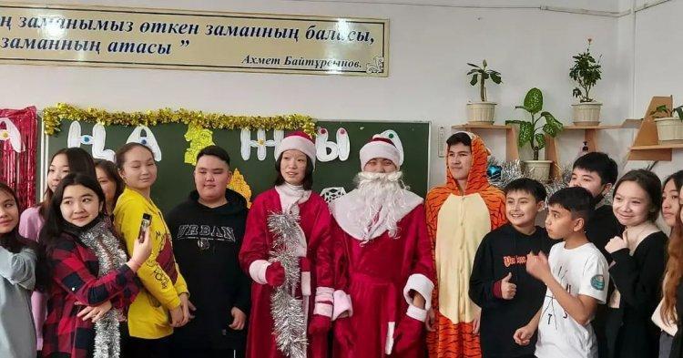 Жаңа жылдық жасыл шырша мерекесі құтты болсын! 8 "А" сынып