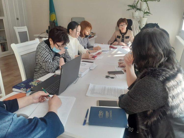 11.01.2022 күні директор жанындағы кеңес отырысы өтті.