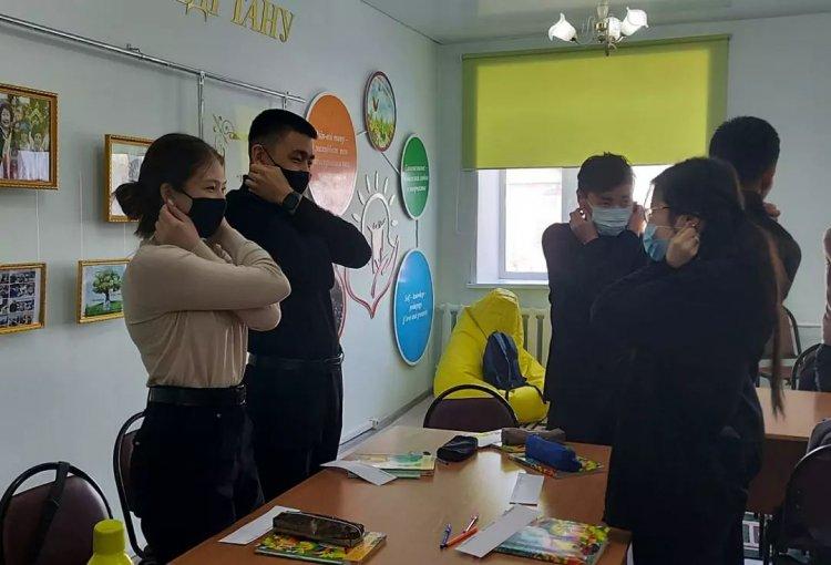 «Өзін – өзі тану: Махаббат пен Шығармашылық педагогикасы» атты онкүндігі аясында «Өзін – өзі тану» пәнінің мұғалімі Турсумбаева Ш.А. мен гимназия педагог-психологі Серікқалиева Ш.С. 11 сыныптарда