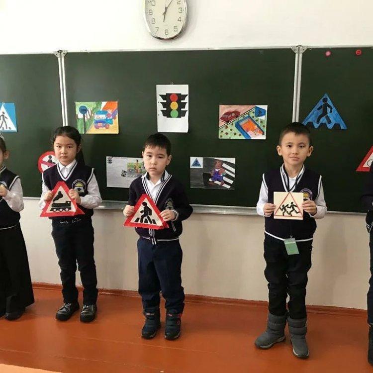 1 "Г" сыныбындағы «Балалардың жолдағы қауіпсіздігі» жедел-алдын алу шаралары аясындағы сынып сағаты.