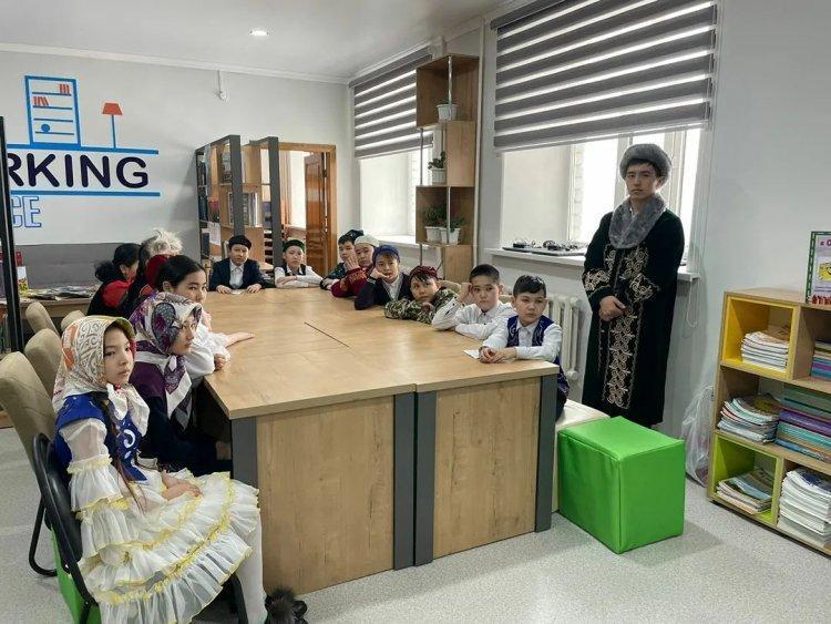 5 "Б" сыныбындағы Ұлыстың Ұлы күні - әз Наурызға арналған тәрбие сағаты. Сынып жетекшісі: Амангелді М.Ж.