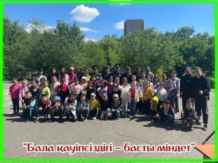Семей қалалық "Азаматтық қорғаныс бөлімі", "Өрт сөндіру бөлімі", "Судан құтқару бөлімшесі" мамандарының ұйымдастыруымен