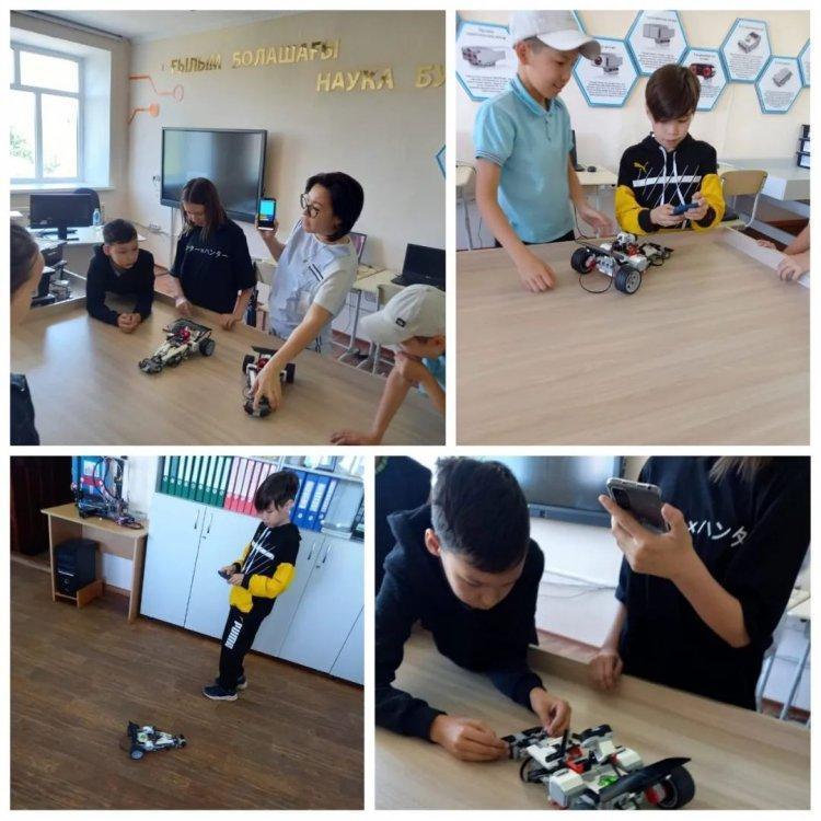 08.06.2022ж.күні робототехникадан 5-сыныптарда "Робот машинаны Ev3 Padplus remote бағдарламасымен басқару" тақырыбы өтті.