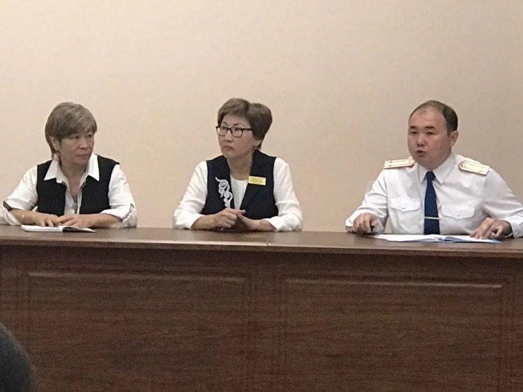 Оқушылардың құқықтық санасын кеңейтудің негізі – барлық қоғамдық топтардың, халықтың белсенді қызмет етуге және адам құқығының шеңберін кеңейтуге жол ашу.