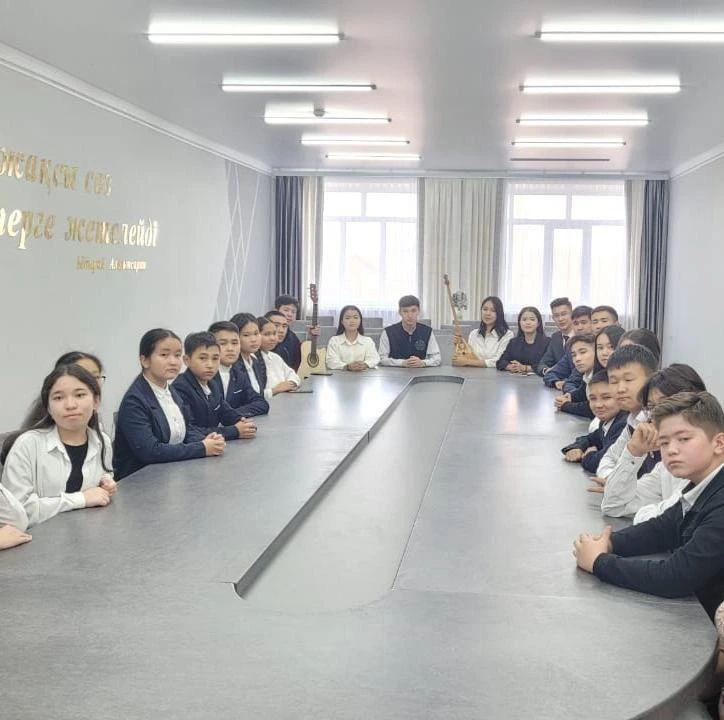 "Егемен елдің ертеңі" атты дөңгелек үстел