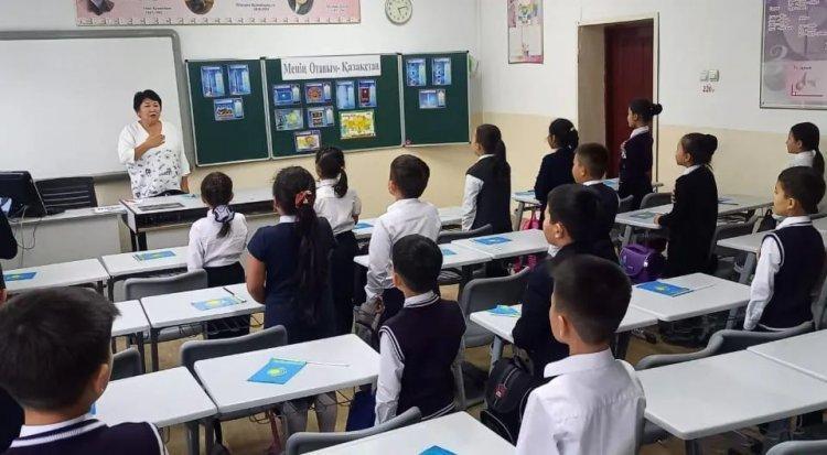 3 "Г" сыныбында "Менің Отаным - Қазақстан" тақырыбында бірыңғай сынып сағаты өтті.