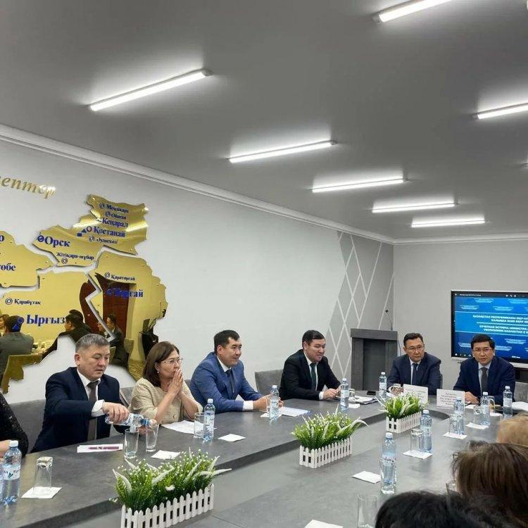 Қазақстан Республикасының оқу-ағату министрі Аймағамбетов Асхат Қанатұлы