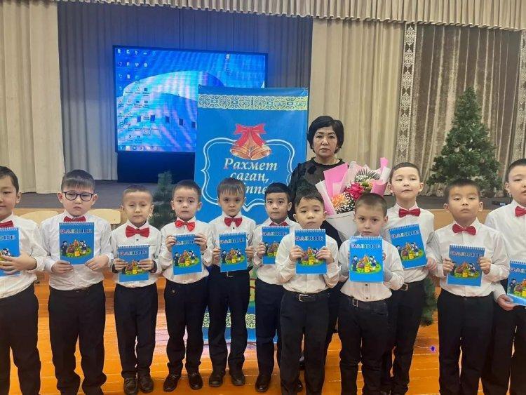 1 "Ә" сыныбында "Қош, сүйікті Әліппем!" атты ертеңгілік өтті.