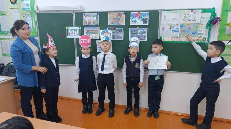Бүгін 2022 жылдың 30 желтоқсанында 1 "Б" сыныбында сынып сағаты өтті.