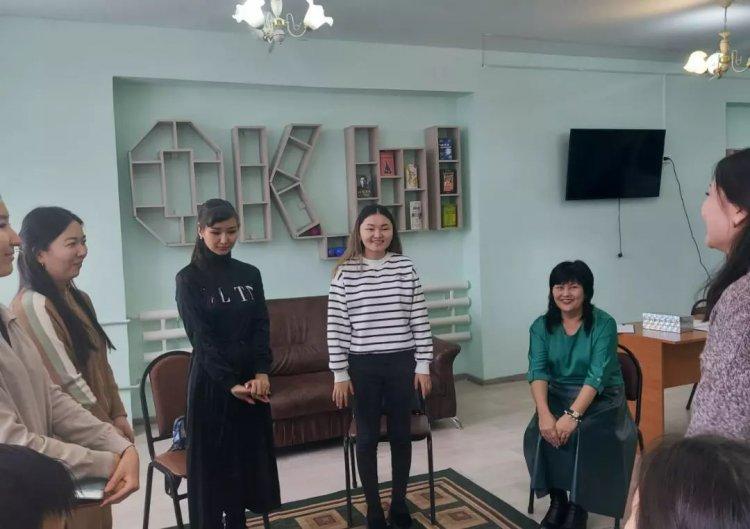 04.01.2023 күні "Ы. Алтынсарин атындағы №37 гимназиясында" тәлімгерлер Шәріпхан А. Е және Баймағанбет Ж. К "Жас мамандардың кәсіби дамуында шығармашылық қабілеттерін дамыту" тақырыбында жас мамандармен шебер сынып өткізді.