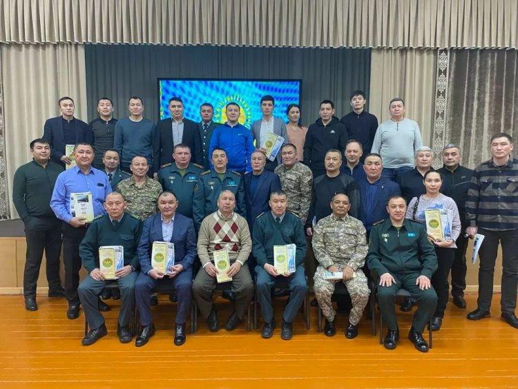 Қазақстан Республикасының Қорғаныс министрлігі Сағадат Нұрмағамбетов атындағы Құрлық әскерлерінің әскери институтының мамандарымен кездесу өтті. Кездесуге қала мектептерінің АӘД пәні мұғалімдері қатысты.