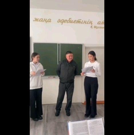 8-“Б” сыныбының оқушылары “1-наурыз - Алғыс айту күніне” орай ұйымдастырылып жатқан “Алғыс арқалаған мамандық иелері” акциясы аясында