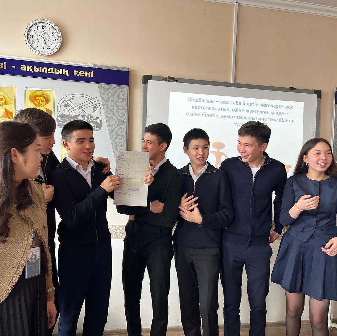 15.04.24 ж «Ыбырай Алтынсарин атындағы №37 гимназиясы» КММ. 10 «А» сыныбында “Көшбасшы болу құпиялары “ тақырыбында тәрбие сағаты өтті. Өткізген: Галымова Ж. М.