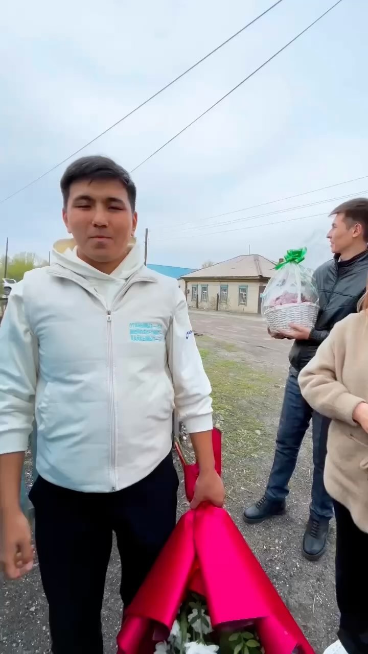 «Өнегелі ұрпақ» акциясы аясында «AMANAT» партиясы жанындағы «Жастар Рухы» Жастар қанатының Абай облыстық филиалының белсенділері тыл ардагері Проскурина Пелагея Михайловина апамыздың үйіне барып, мерекемен құттықтап, жағдайын біліп қайтты.