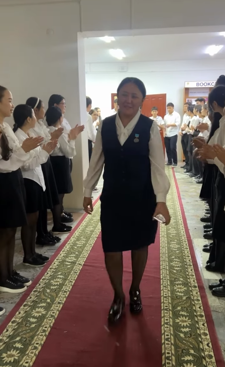 “Ыбырай Алтынсарин атындағы №37 гимназиясы” КММ-де Ұстаздар күні ерекше сән-салтанатпен аталып өтті.