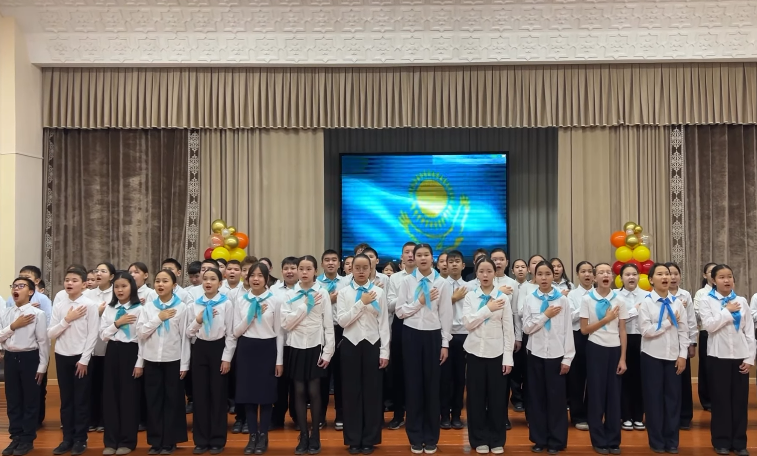 25 қазан — Республика күніне орай 6-сынып оқушылары Қазақстан Республикасының Мемлекеттік Әнұранын орындау челленджіне қатысты.