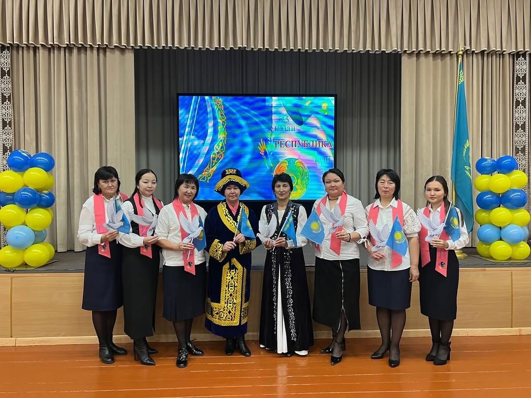 25 қазан — Республика күні. Бұлі күн — өткеннің ерен ерлігінен сыр шертетін, жарық болашаққа сеніммен серік болатын мереке.