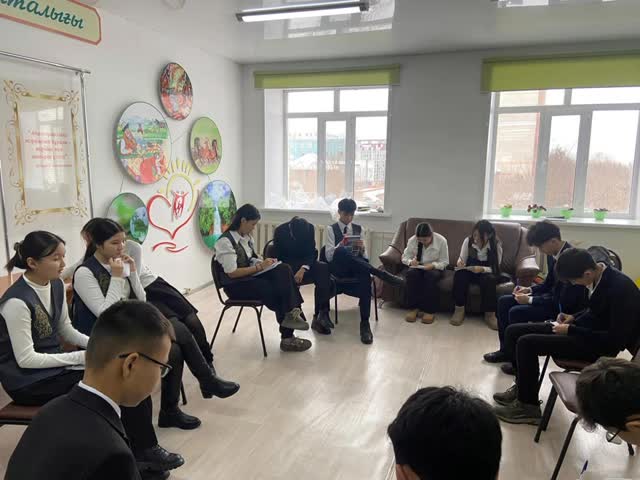 Қауіпсіз қарым-қатынас дағдылары ✨ 8-желтоқсан күні Гендерлік зорлық-зомбылыққа қарсы 16 күндік белсенді әрекет халықаралық науқаны аясында 10-сынып оқушыларына арналған тренинг өтті.