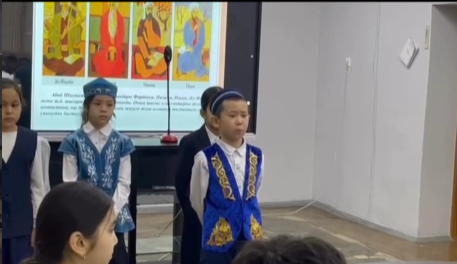 02.02.2026 ж.Семей қаласы “Ыбырай Алтынсарин атындағы 37 гимназиясы” КММ-де “Абай әлемі” клубының ұйымдастыруымен “Абайды оқы,таңырқа…”тақырыбында 3-4-5-6-сыныптар арасында 32 оқушының қатысуымен “Жас Абайтанушы”сайысы болып өтті.