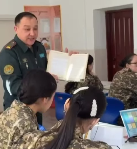 20 ақпан күні 10 «Ә» сыныбында АӘТД пәнінен «Шаруашылық жүргізу нысанындағы азаматтық қорғау» тақырыбында ашық сабақ өтті.